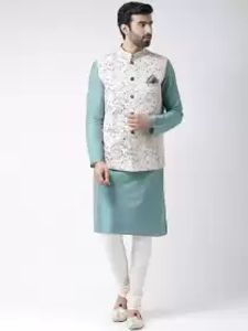 Men Solid Kurta with Churidar